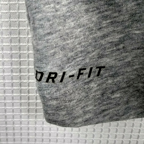 NIKE Dri-fit Tomboy Graphic Tank Top Tee - Picture 6 of 8